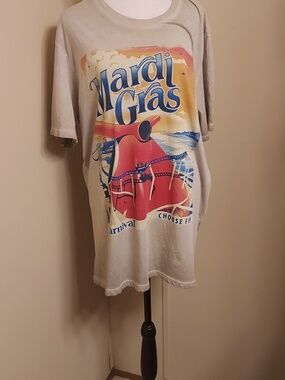 BIGVISTA Short Sleeve Tee in Taupe - Women's Casual Top